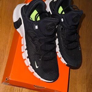 Nike Metcon 4 Black and White Athletic Shoes